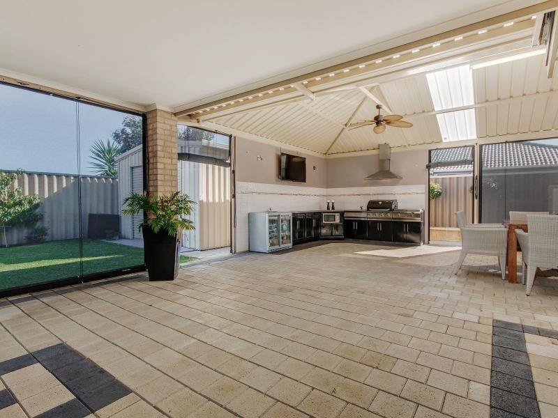 31 Valheru Avenue, Rockingham WA 6168