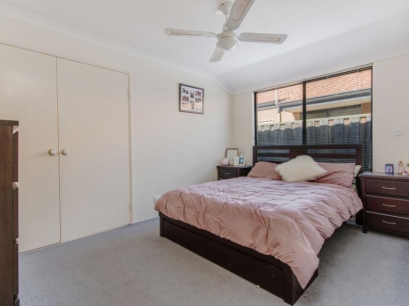 12 The Ridge, Halls Head WA 6210
