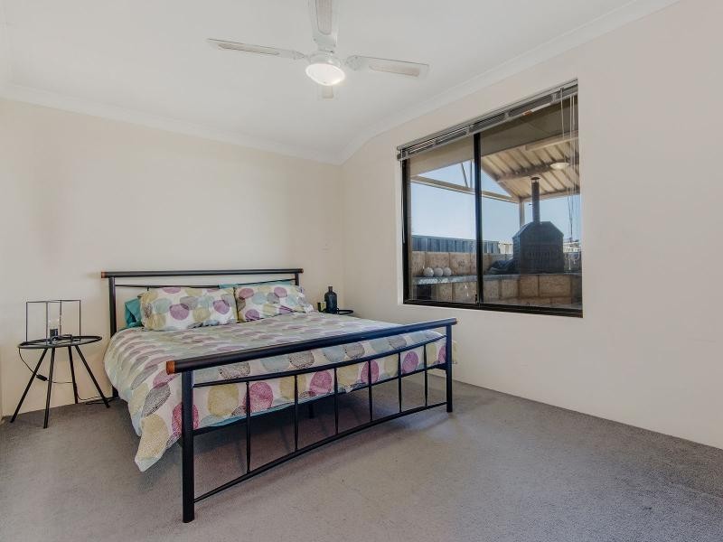 12 The Ridge, Halls Head WA 6210