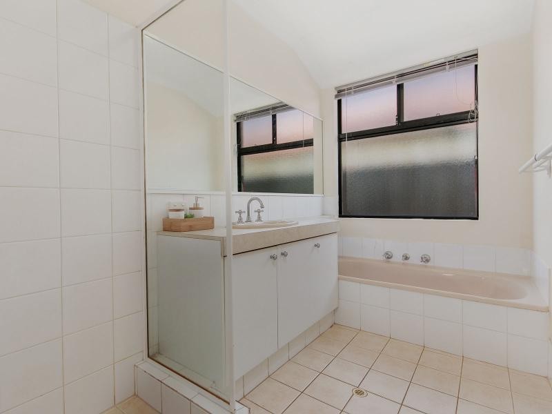 12 The Ridge, Halls Head WA 6210