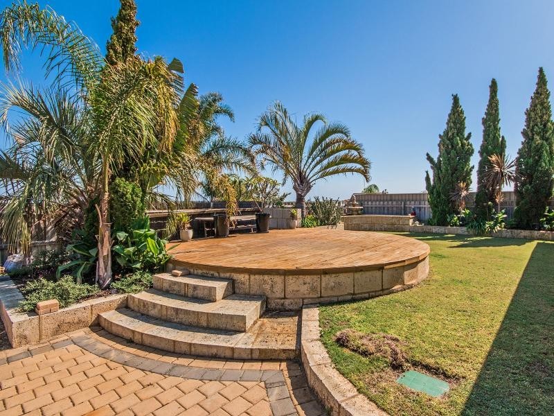 12 The Ridge, Halls Head WA 6210