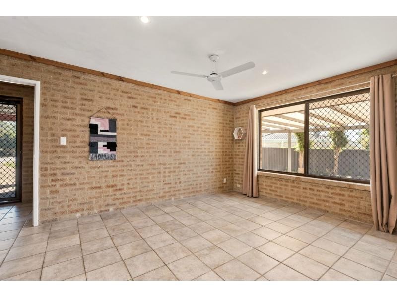 18B Mundi Place, Wanneroo WA 6065