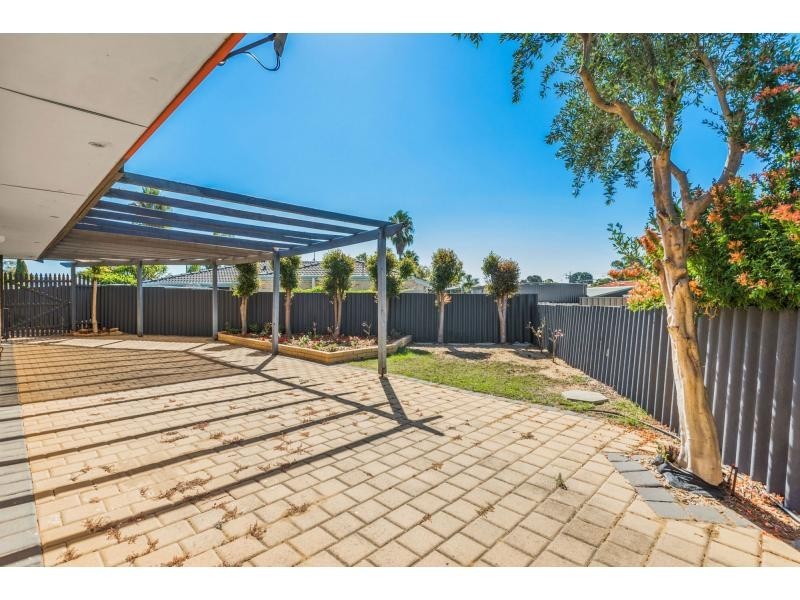 18B Mundi Place, Wanneroo WA 6065