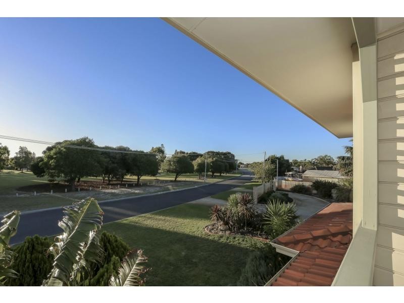 1/48 Houston Street, Rockingham WA 6168