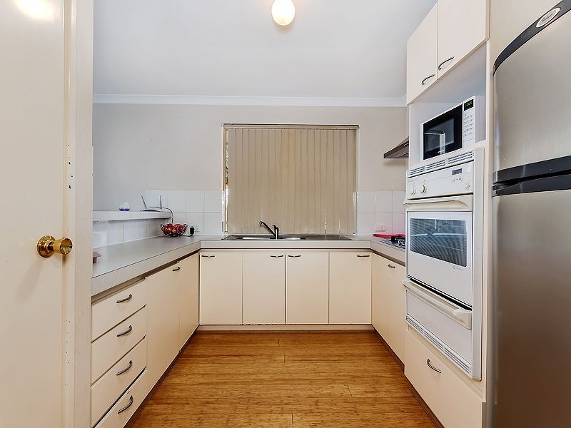 1/7 Ravenswood Drive, Nollamara WA 6061