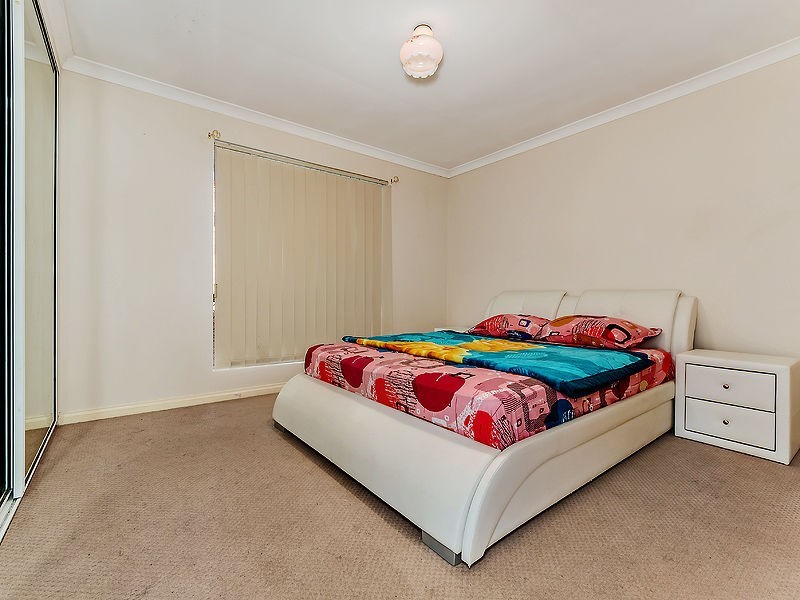 1/7 Ravenswood Drive, Nollamara WA 6061