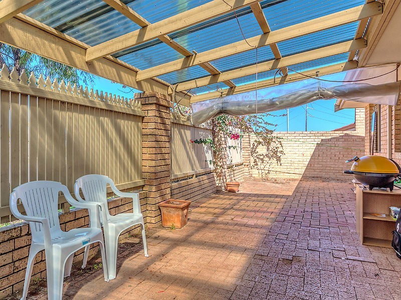 1/7 Ravenswood Drive, Nollamara WA 6061