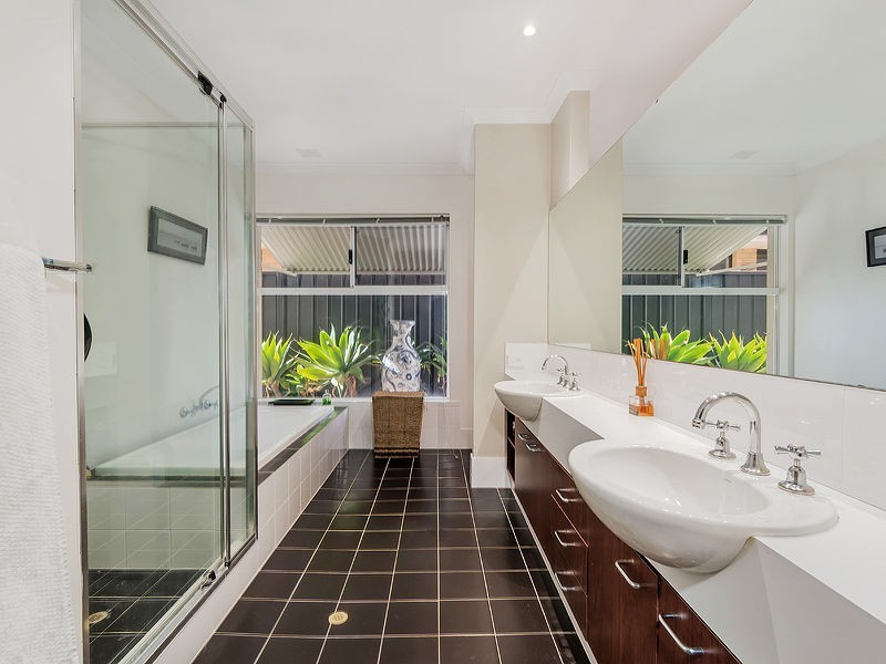 12 Portsea Gardens, Jandakot WA 6164