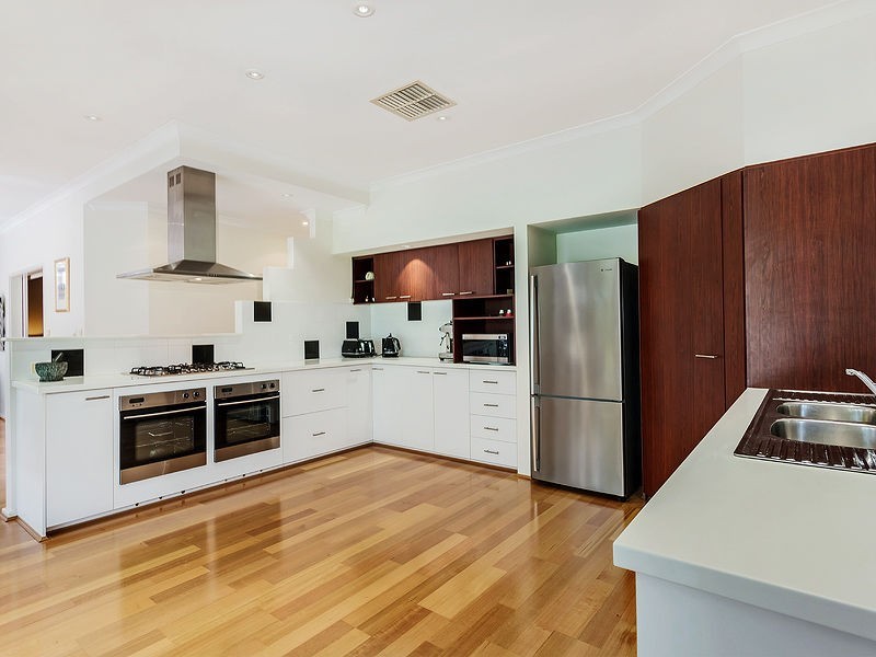 12 Portsea Gardens, Jandakot WA 6164