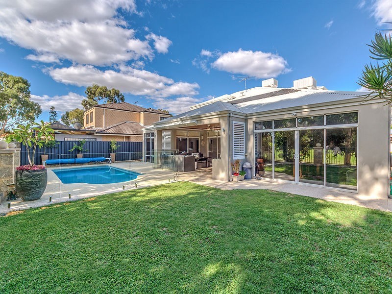 12 Portsea Gardens, Jandakot WA 6164