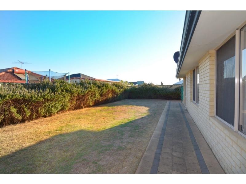 52 Amadeus Crescent, Port Kennedy WA 6172