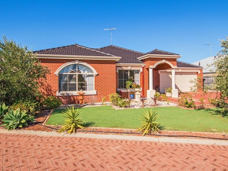 25 Grasshill Grange, Halls Head WA 6210