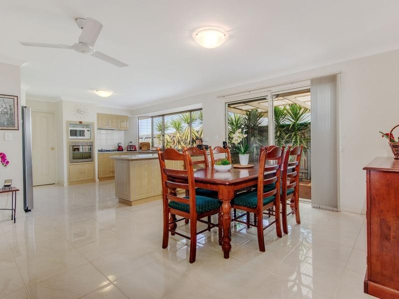 25 Grasshill Grange, Halls Head WA 6210