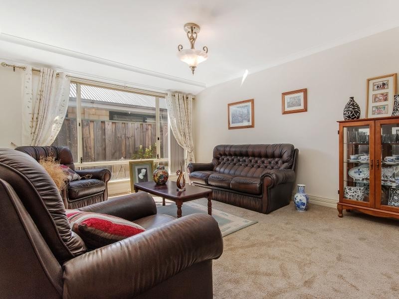 25 Grasshill Grange, Halls Head WA 6210