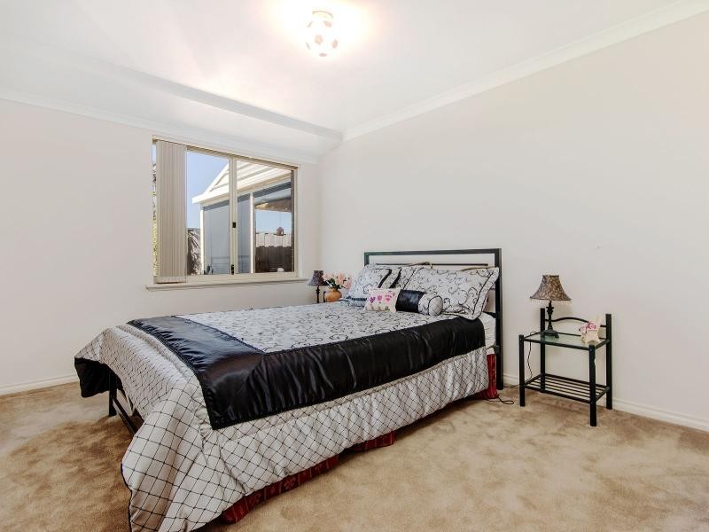 25 Grasshill Grange, Halls Head WA 6210