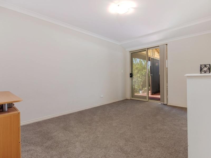 25 Grasshill Grange, Halls Head WA 6210