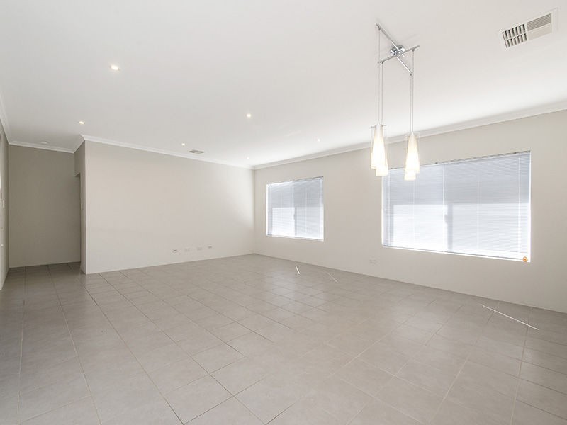 8 Hazewinkel Gardens, Champion Lakes WA 6111