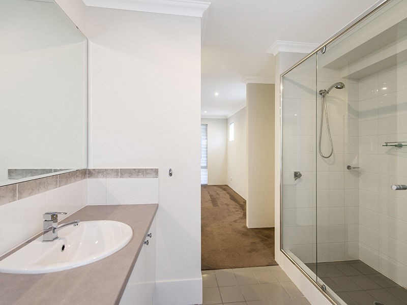 8 Hazewinkel Gardens, Champion Lakes WA 6111