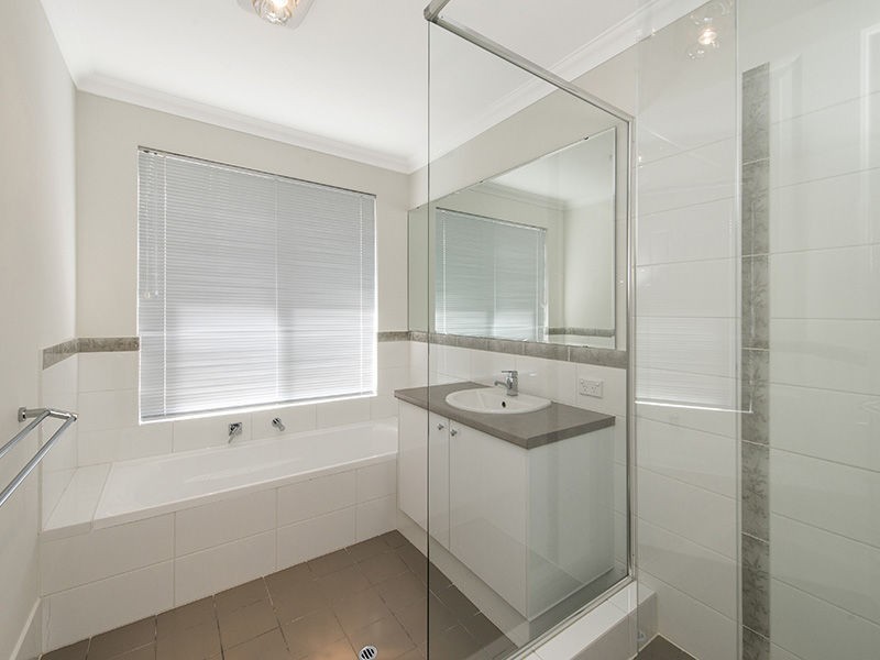 8 Hazewinkel Gardens, Champion Lakes WA 6111