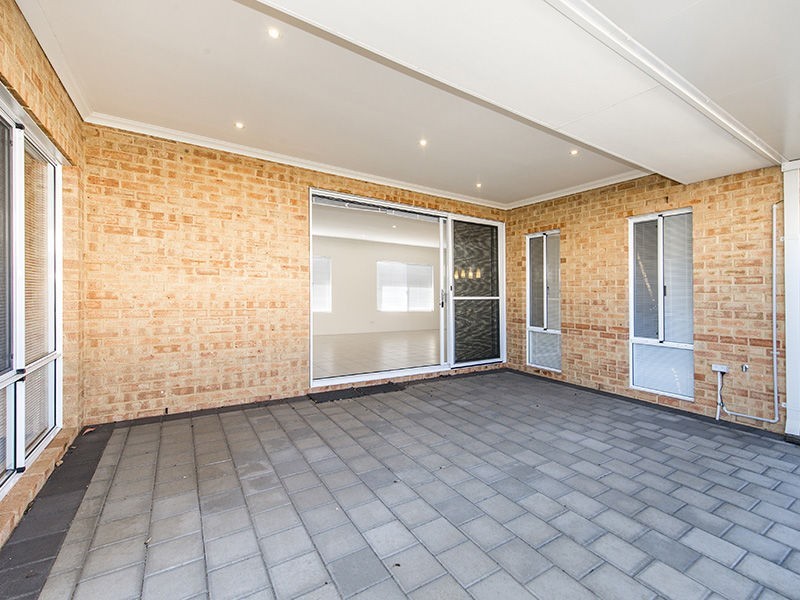 8 Hazewinkel Gardens, Champion Lakes WA 6111