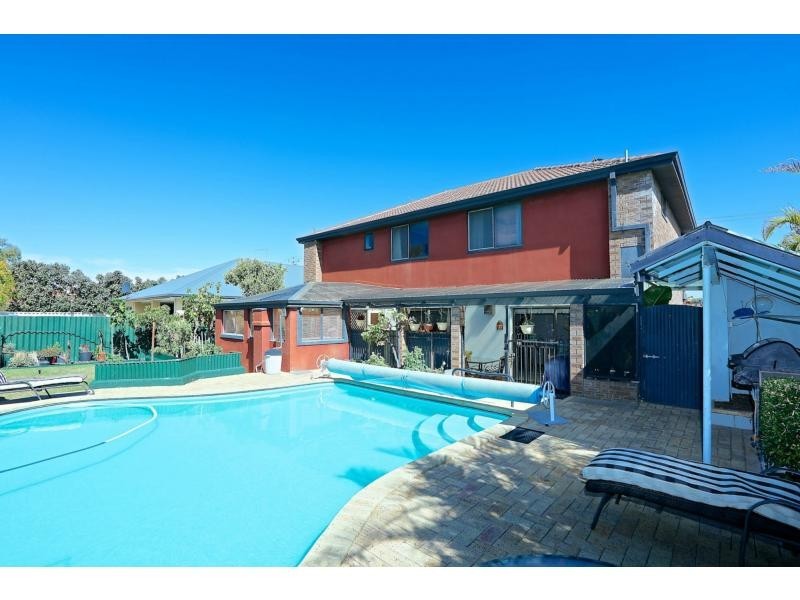 10 Batavia Place, Kallaroo WA 6025