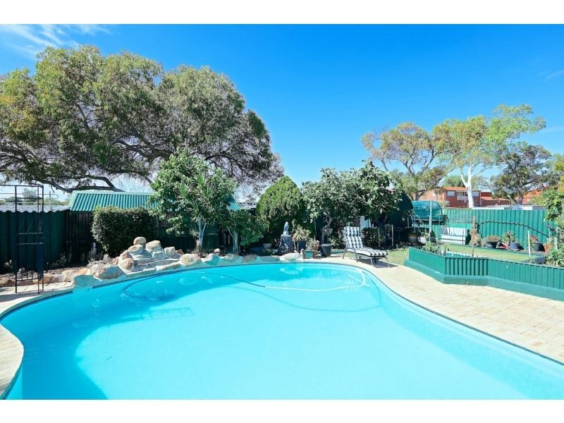 10 Batavia Place, Kallaroo WA 6025