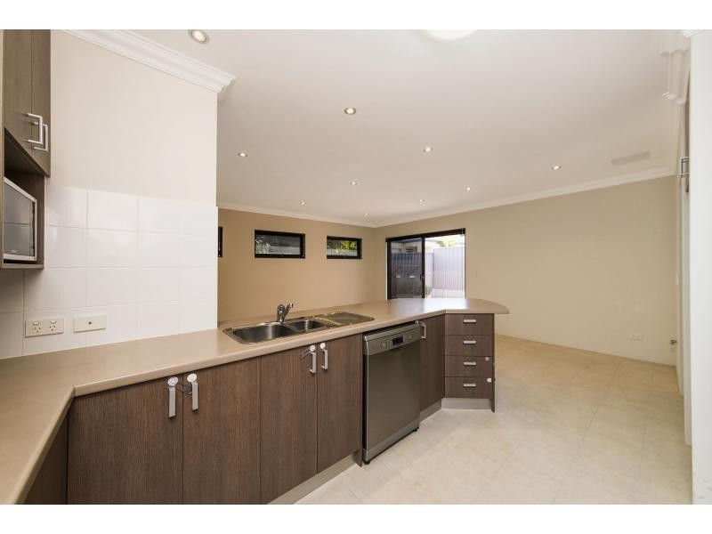 17B Loughton Way, Balga WA 6061