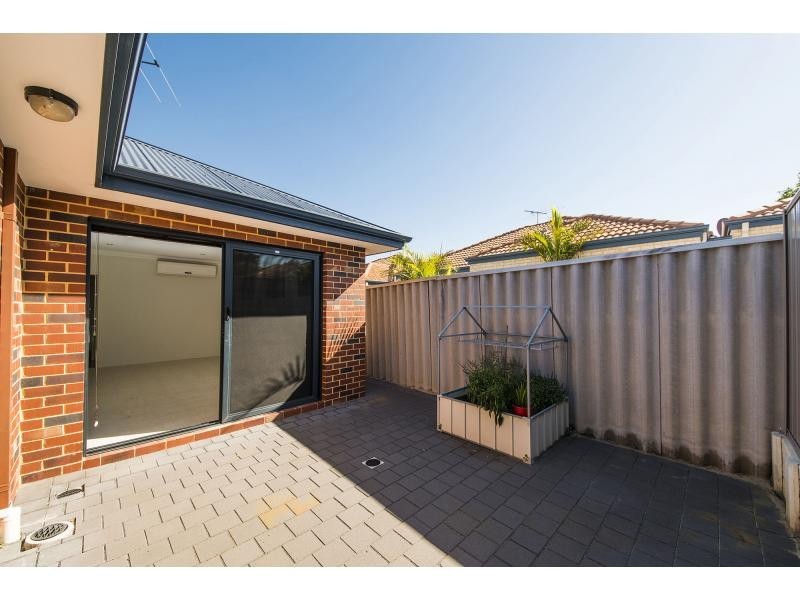 17B Loughton Way, Balga WA 6061