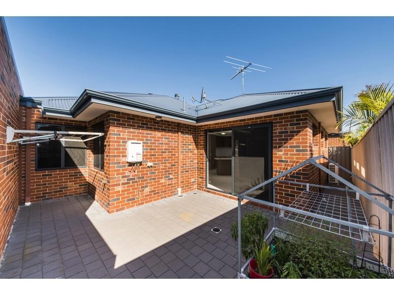 17B Loughton Way, Balga WA 6061