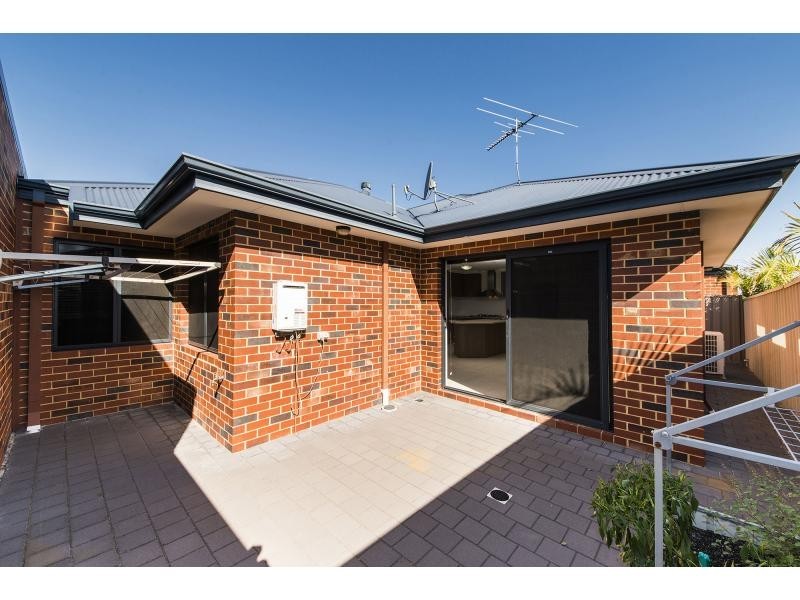 17B Loughton Way, Balga WA 6061