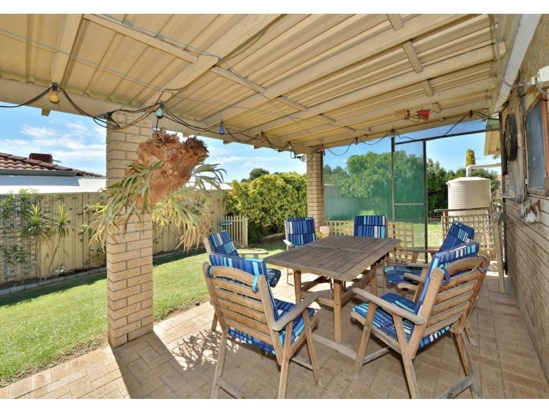 6 Elegant Drive, Greenfields WA 6210