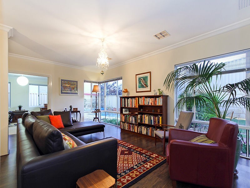 87 Ridgewood Boulevard, Ridgewood WA 6030