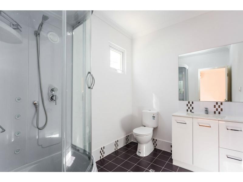 21 Hazelwood Road, Maddington WA 6109