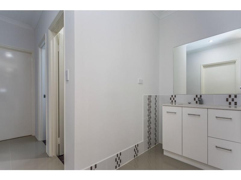 21 Hazelwood Road, Maddington WA 6109