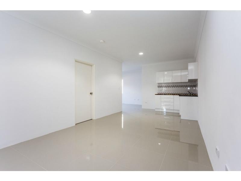 21 Hazelwood Road, Maddington WA 6109