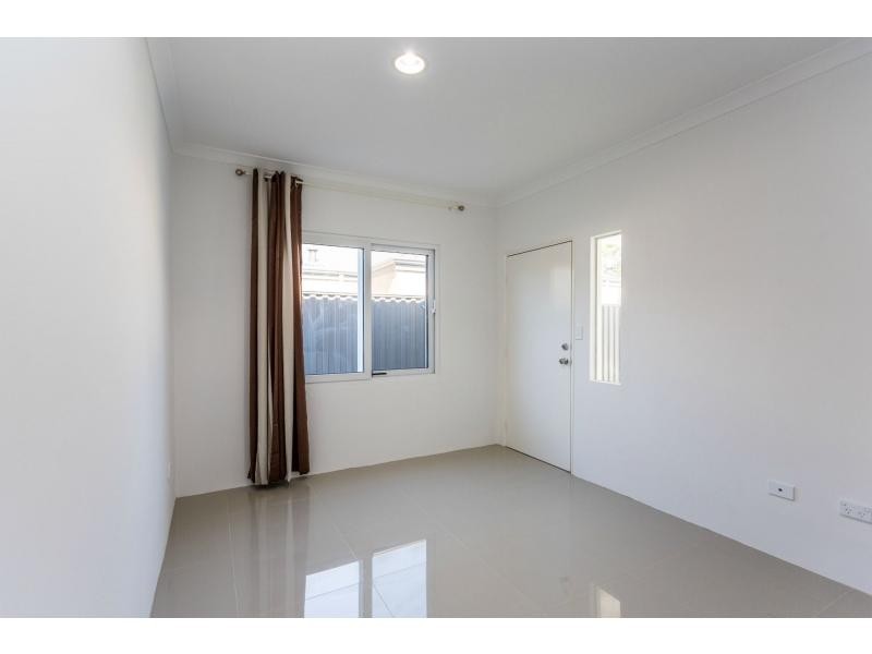 21 Hazelwood Road, Maddington WA 6109