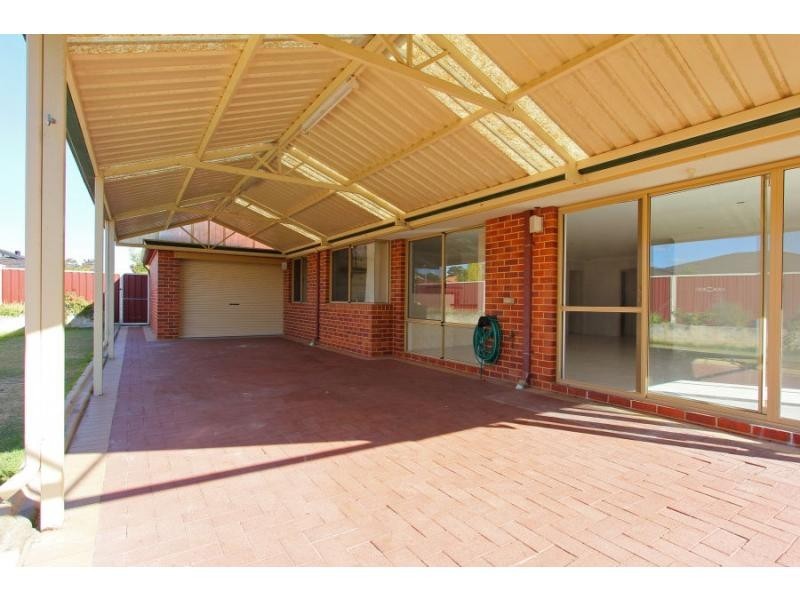 5 Woodbine Loop, Tapping WA 6065