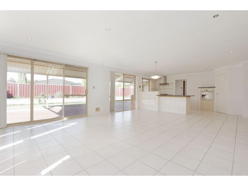 5 Woodbine Loop, Tapping WA 6065