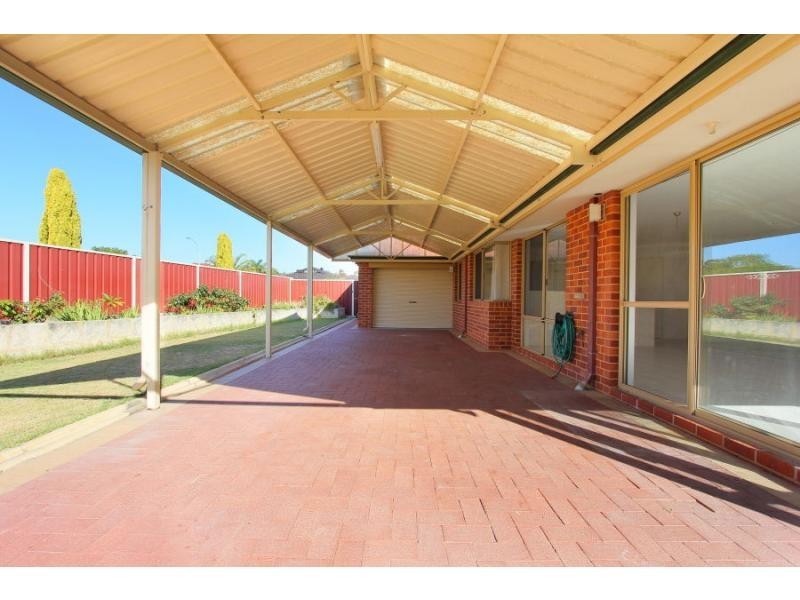 5 Woodbine Loop, Tapping WA 6065