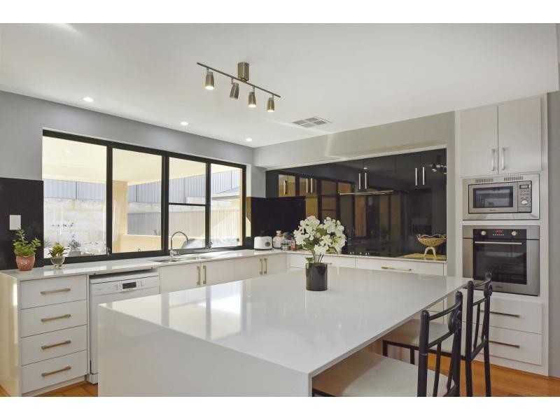 23 Hurd Road, Bullsbrook WA 6084