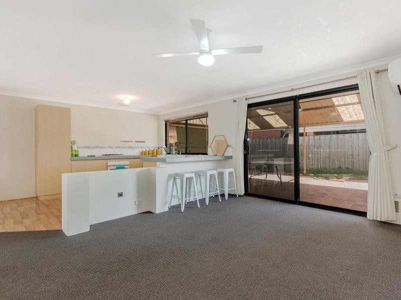 8 Rees Crescent, Rockingham WA 6168