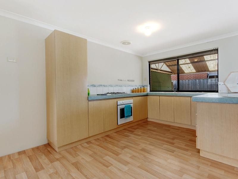 8 Rees Crescent, Rockingham WA 6168