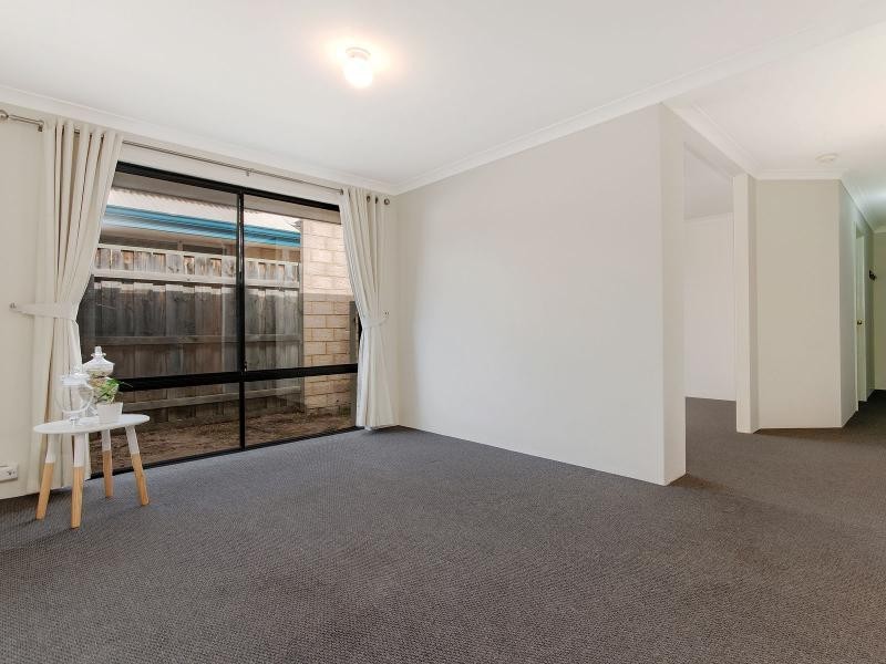 8 Rees Crescent, Rockingham WA 6168