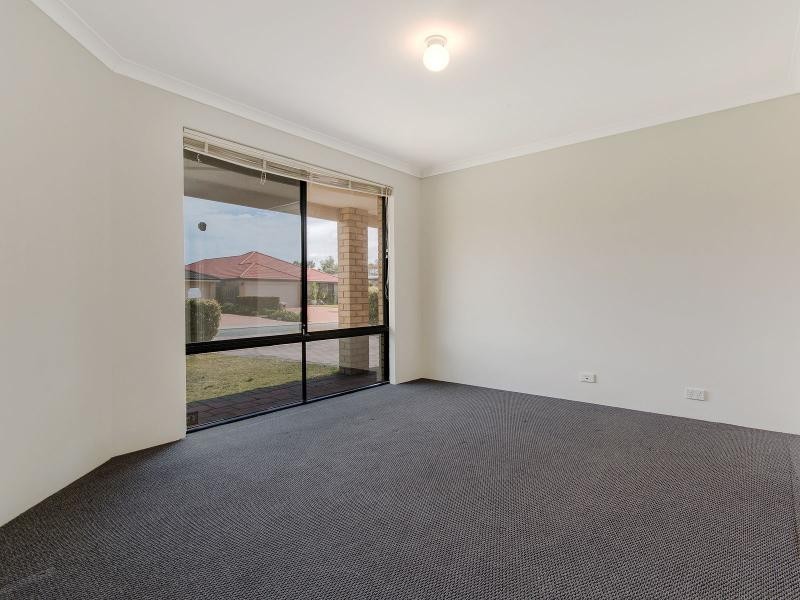 8 Rees Crescent, Rockingham WA 6168