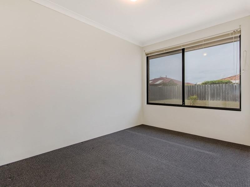 8 Rees Crescent, Rockingham WA 6168