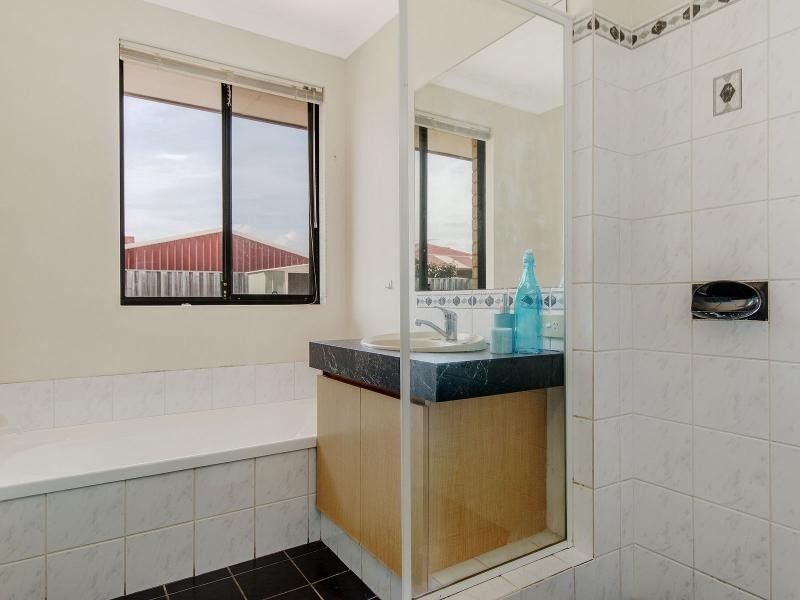 8 Rees Crescent, Rockingham WA 6168