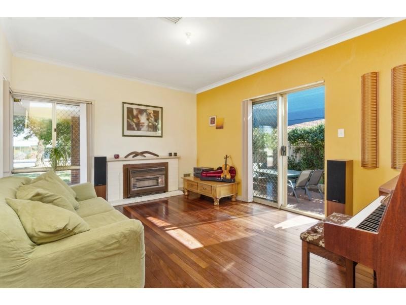 140 Hillsborough Drive, Nollamara WA 6061