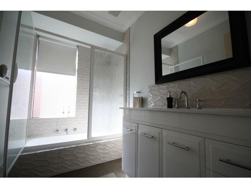 37 Brookside Gardens, Caversham WA 6055