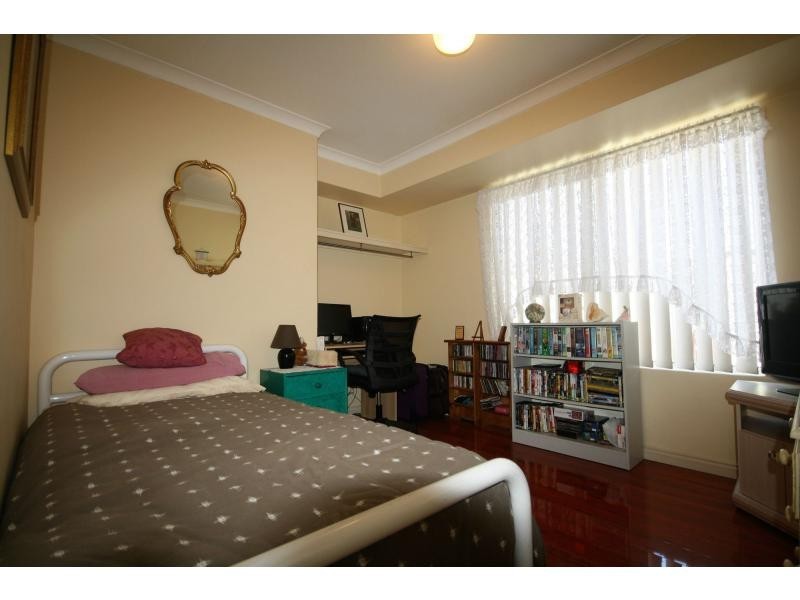 37 Brookside Gardens, Caversham WA 6055