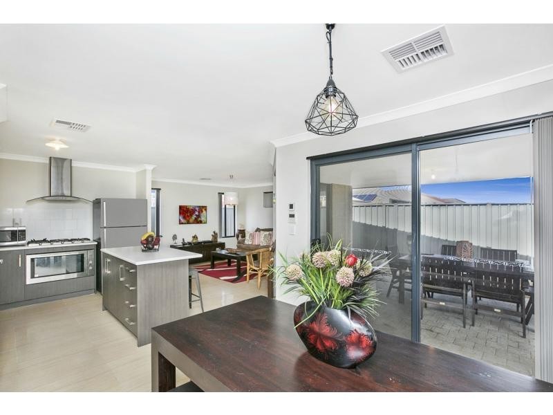 6 Mears Way, Hilbert WA 6112